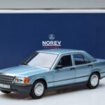 Mercedes 190E W201 Azul Claro Norev 1:18 - image 7 of 7