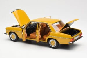 Mercedes 200/8 W115 Sahara Amarelo Norev 1:18 183771 Metal - imagem 5 de 8