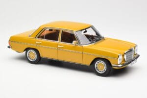 Mercedes 200/8 W115 Sahara Amarelo Norev 1:18 183771 Metal - imagem 6 de 8