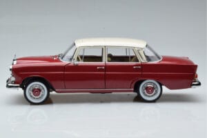 Mercedes 200 W110 Vermelho Norev 1:18 183706 Metal - imagem 5 de 7