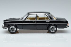 Mercedes 200 W115 Edição Limitada Norev 1:18 183775 Metal - imagem 5 de 8