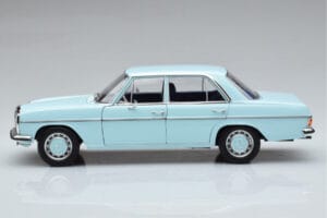 Mercedes 200 W115 Norev 1:18 183777 Metal - imagem 4 de 7
