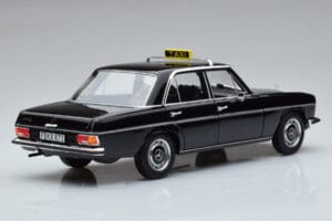 Mercedes 200 W115 Taxi Norev 1:18 183776 Metal - imagem 3 de 7