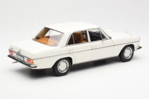 Mercedes 200 W115 Branco Norev 1:18 183770 Metal - imagem 3 de 8