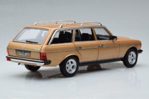 Mercedes 200T S123 AMG Package Bege Norev 1:18 183739 Metal - imagem 3 de 9