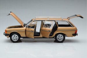 Mercedes 200T S123 AMG Package Bege Norev 1:18 183739 Metal - imagem 4 de 9