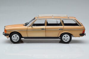 Mercedes 200T S123 AMG Package Bege Norev 1:18 183739 Metal - imagem 5 de 9