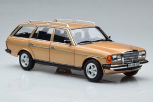 Mercedes 200T S123 AMG Package Bege Norev 1:18 183739 Metal - imagem 6 de 9