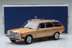 Mercedes 200T S123 AMG Package Bege Norev 1:18 183739 Metal - imagem 9 de 9