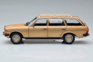 Mercedes 200T S123 Bege Norev 1:18 183738 Metal - imagem 5 de 9