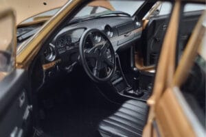Mercedes 200T S123 Bege Norev 1:18 183738 Metal - imagem 8 de 9
