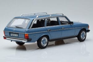 Mercedes 200T S123 Azul Norev 1:18 183737 Metal - imagem 3 de 7