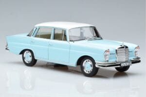 Mercedes 220 S W111 Azul Norev 1:18 183920 Metal - imagem 5 de 7