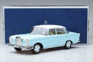 Mercedes 220 S W111 Azul Norev 1:18 183920 Metal - imagem 7 de 7