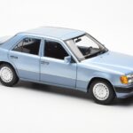 Mercedes 230E W124 Azul Claro Metálico Norev 1:18 - image 6 of 8
