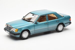 Mercedes 230E W124 Beryl Metallic Edição Concessionário Norev 1:18 B66040698