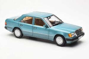 Mercedes 230E W124 Beryl Metallic Edição Concessionário Norev 1:18 B66040698 Metal - imagem 6 de 8