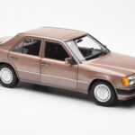 Mercedes 230E W124 Rosewood Metallic Edição Concessionário Norev 1:18 B66040697 - image 6 of 8