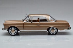 Mercedes 250 SE Coupe W111 Dourado Metálico Norev 1:18 183759 Metal - imagem 4 de 7