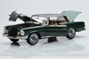 Mercedes 250 SE Coupe W111 Verde Metálico Edição Limitada Norev 1:18 183764 Metal - imagem 2 de 7