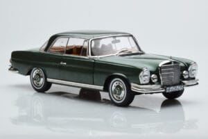 Mercedes 250 SE Coupe W111 Verde Metálico Edição Limitada Norev 1:18 183764 Metal - imagem 5 de 7