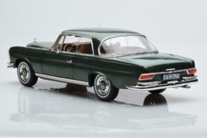 Mercedes 250 SE Coupe W111 Verde Metálico Edição Limitada Norev 1:18 183764 Metal - imagem 6 de 7