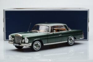 Mercedes 250 SE Coupe W111 Verde Metálico Edição Limitada Norev 1:18 183764 Metal - imagem 7 de 7