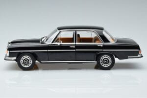Mercedes 280 SE W108 Preto Norev 1:18 183762 Metal - imagem 4 de 7