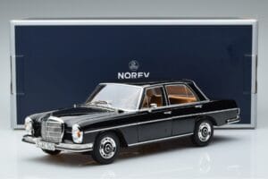 Mercedes 280 SE W108 Preto Norev 1:18 183762 Metal - imagem 7 de 7
