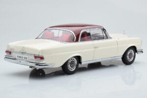Mercedes 280 SE W108 Branco AUTOart 1:18 76287 Metal - imagem 4 de 8