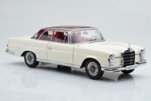 Mercedes 280 SE W108 Branco AUTOart 1:18 76287 Metal - imagem 6 de 8