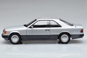 Mercedes 300 CE-24 C124 Coupe Prata Norev 1:18 183880 Metal - imagem 4 de 7