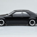 Mercedes 300 CE C124 AMG The Hammer Preto Otto 1:18 - image 3 of 6