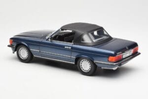 Mercedes 300 SL R107 Azul Náutico Norev 1:18 183466 Metal - imagem 7 de 8