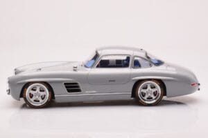 Mercedes 300 SL W198 Gullwing By S-Klub Cinzento GT Spirit 1:18 GT418 Resina - imagem 3 de 6