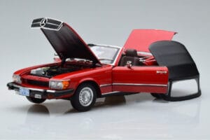 Mercedes 450 SL R107 Versão US Vermelho Norev 1:18 183729 Metal - imagem 2 de 8
