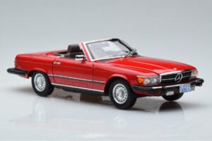 Mercedes 450 SL R107 Versão US Vermelho Norev 1:18 183729 Metal - imagem 6 de 8