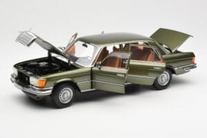 Mercedes 450SEL 6.9 W116 Verde Metalizado Norev 1:18 183455 Metal - imagem 2 de 8