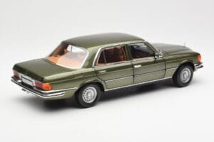 Mercedes 450SEL 6.9 W116 Verde Metalizado Norev 1:18 183455 Metal - imagem 3 de 8