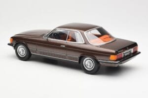 Mercedes 500 SLC C107 Castanho KK-Scale 1:18 180851 Metal - imagem 5 de 6