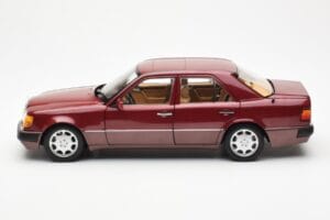 Mercedes 500E W124 Vermelho Metallic Edição Concessionário Norev 1:18 B66040699 Metal - imagem 4 de 8