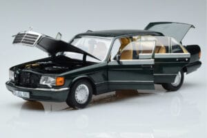 Mercedes 560 SEL W126 Verde Escuro Metálico Norev 1:18 B66040682 Metal - imagem 2 de 7