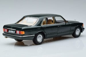 Mercedes 560 SEL W126 Verde Escuro Metálico Norev 1:18 B66040682 Metal - imagem 3 de 7