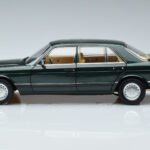 Mercedes 560 SEL W126 Verde Escuro Metálico Norev 1:18 - image 4 of 7