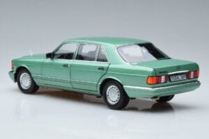 Mercedes 560 SEL W126 Verde Claro Norev 1:18 183469 Metal - imagem 6 de 7