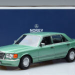 Mercedes 560 SEL W126 Verde Claro Norev 1:18 - image 7 of 7