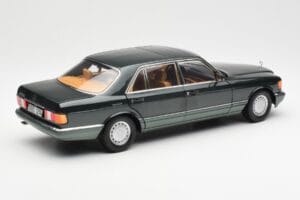 Mercedes 560 SEL W126 Night Verde Metálico Dealer Edition Norev 1:18 B66040626 Metal - imagem 3 de 8