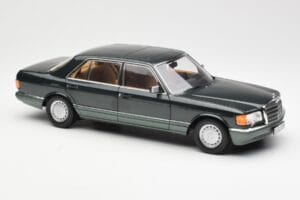 Mercedes 560 SEL W126 Night Verde Metálico Dealer Edition Norev 1:18 B66040626 Metal - imagem 6 de 8
