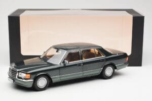 Mercedes 560 SEL W126 Night Verde Metálico Dealer Edition Norev 1:18 B66040626 Metal - imagem 8 de 8