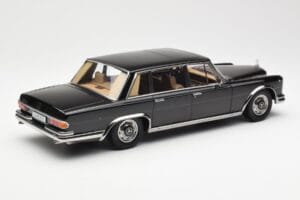 Mercedes 600 SWB W100 Preto KK-Scale 1:18 180601 Metal - imagem 2 de 6